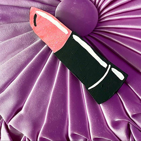 “Lipstick” brooch - Picture 3 of 4